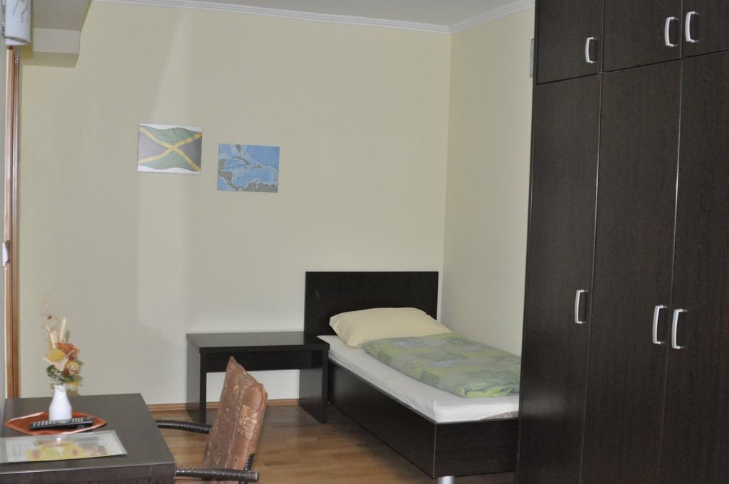 Guest House Mlada Lipa Maribor Bagian luar foto